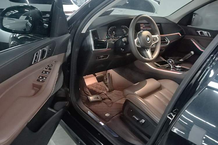 Used BMW X5 2021 xDrive30i M Sport Package Driver Seat