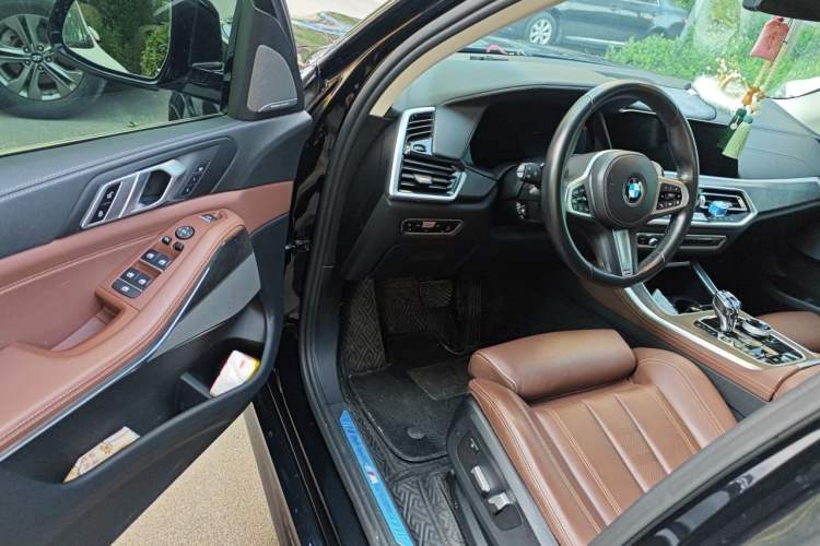 Used BMW X5 2021 Restyled xDrive40i M Sport Package Driver Seat