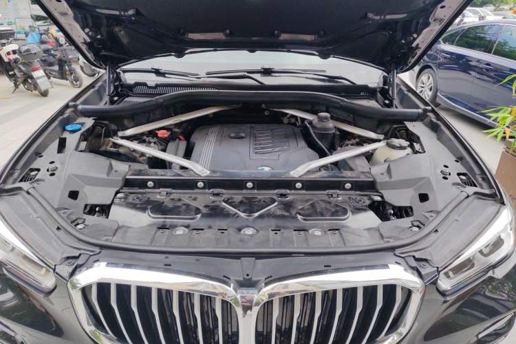 Used BMW X5 2021 xDrive40i M Sport Package Engine Bay