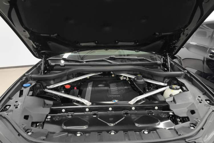 Used BMW X5 2021 Restyled xDrive40i M Sport Package Engine Bay
