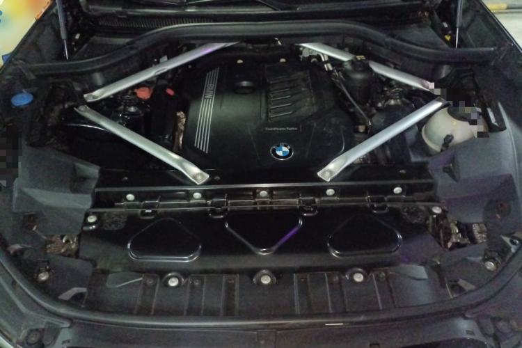 Used BMW X5 2021 xDrive40i Luxury Model with M Sport Package Engine Bay