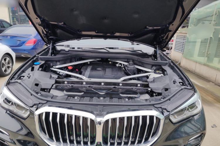 Used BMW X5 2021 xDrive40i M Sport Package Engine Bay