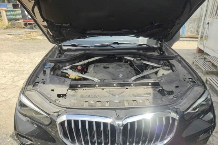 Used BMW X5 2021 Restyled xDrive30i M Sport Package Engine Bay