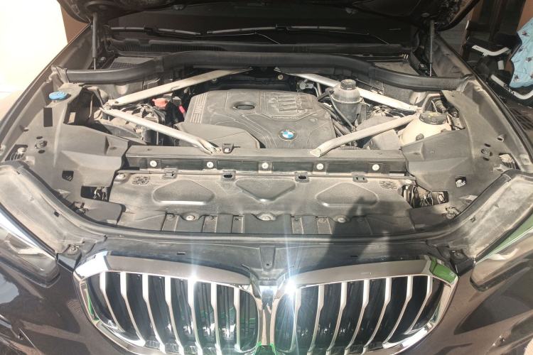 Used BMW X5 2021 xDrive30i M Sport Package Engine Bay