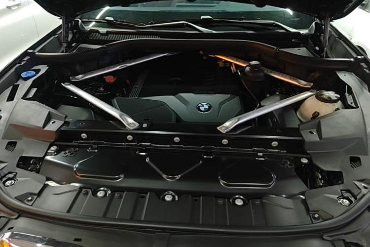 Used BMW X5 2021 xDrive30i M Sport Package Engine Bay