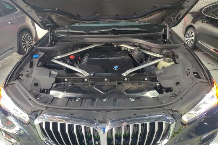 Used BMW X5 2021 xDrive30i M Sport Package Engine Bay