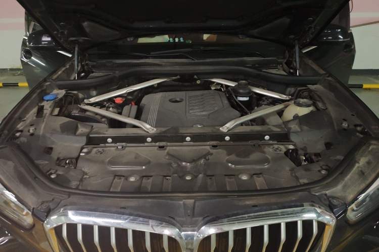 Used BMW X5 2021 Restyled xDrive40i M Sport Package Engine Bay