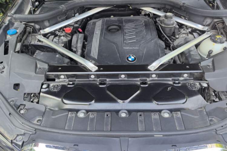 Used BMW X5 2021 xDrive40i M Sport Package Engine Bay