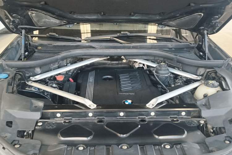 Used BMW X5 2021 xDrive40i Luxury Model with M Sport Package Engine Bay