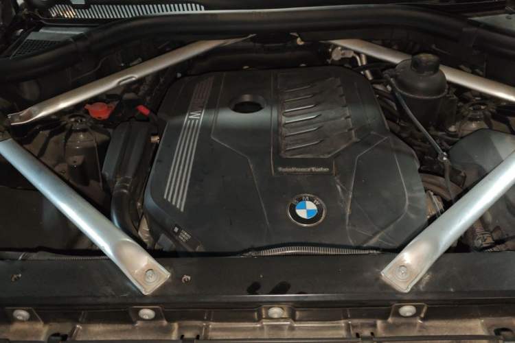 Used BMW X5 2021 xDrive40i M Sport Package Engine Bay
