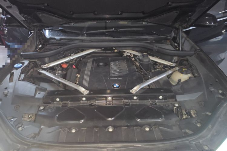 Used BMW X5 2021 xDrive40i Luxury Model with M Sport Package Engine Bay