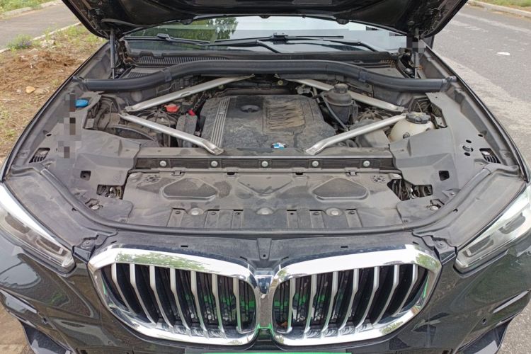 Used BMW X5 2021 xDrive40i M Sport Package Engine Bay