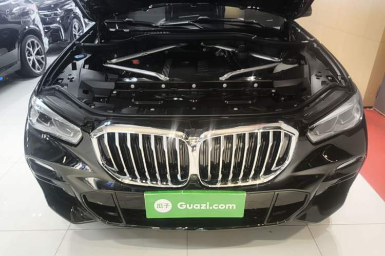 Used BMW X5 2021 xDrive40i M Sport Package Engine Bay