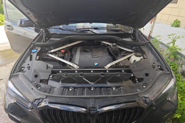 Used BMW X5  Engine Bay