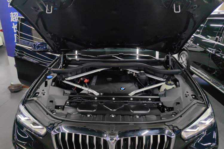 Used BMW X5 2021 Restyled xDrive30i M Sport Package Engine Bay