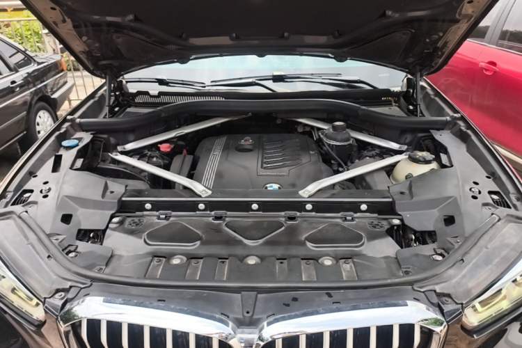 Used BMW X5 2021 xDrive40i Luxury Model with M Sport Package Engine Bay