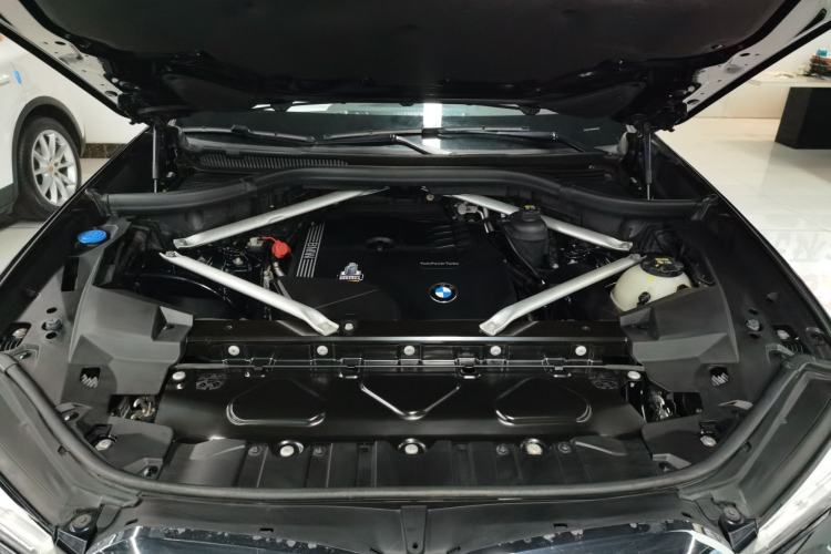 Used BMW X5 2021 xDrive30i M Sport Package Engine Bay