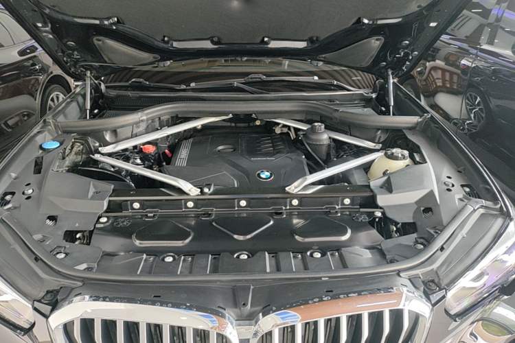 Used BMW X5 2021 xDrive30i M Sport Package Engine Bay