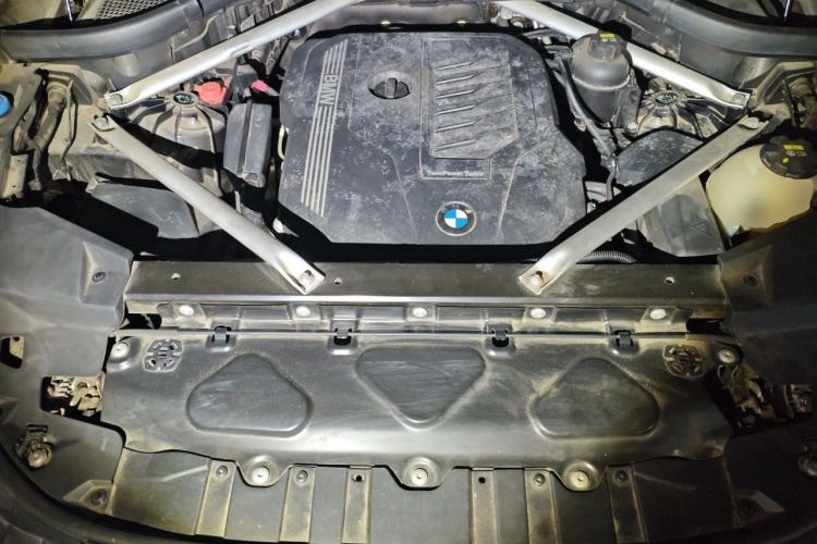 Used BMW X5 2021 xDrive40i Luxury Model with M Sport Package Engine Bay