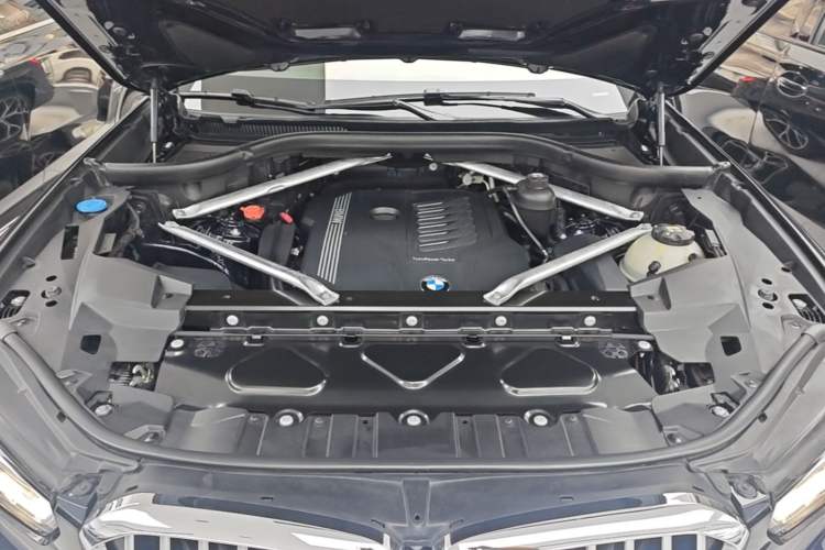 Used BMW X5 2021 xDrive40i M Sport Package Engine Bay