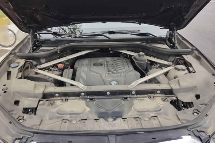 Used BMW X5 2021 xDrive40i M Sport Package Engine Bay