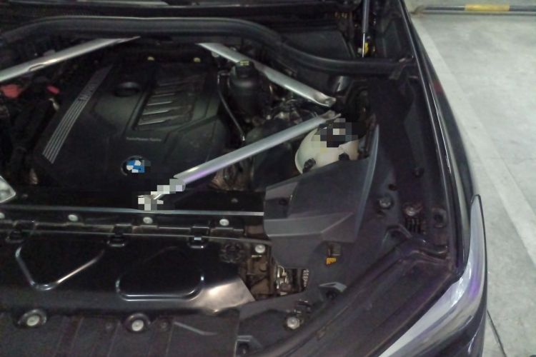 Used BMW X5 2021 xDrive40i Luxury Model with M Sport Package Engine Bay Left