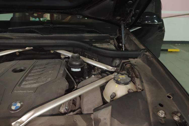Used BMW X5 2021 Restyled xDrive40i M Sport Package Engine Bay Left