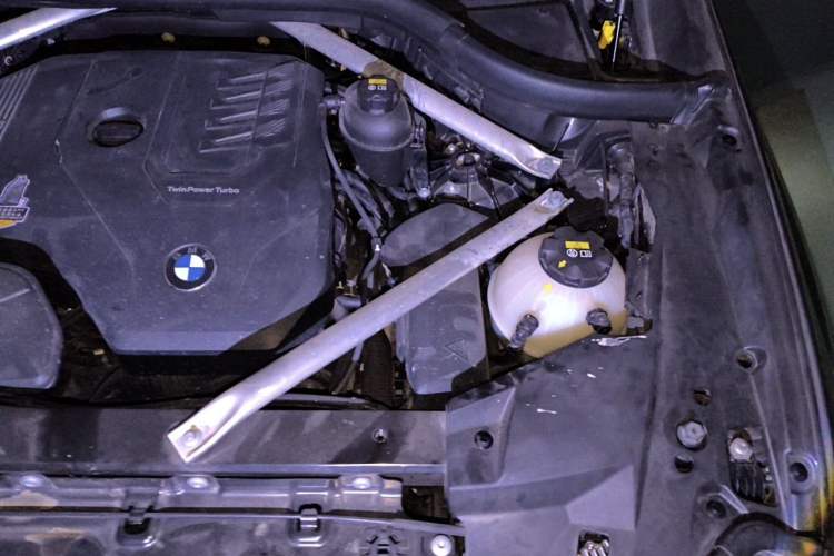 Used BMW X5 2021 xDrive30i M Sport Package Engine Bay Left