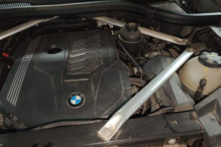 Used BMW X5 2021 xDrive40i M Sport Package Engine Bay Left