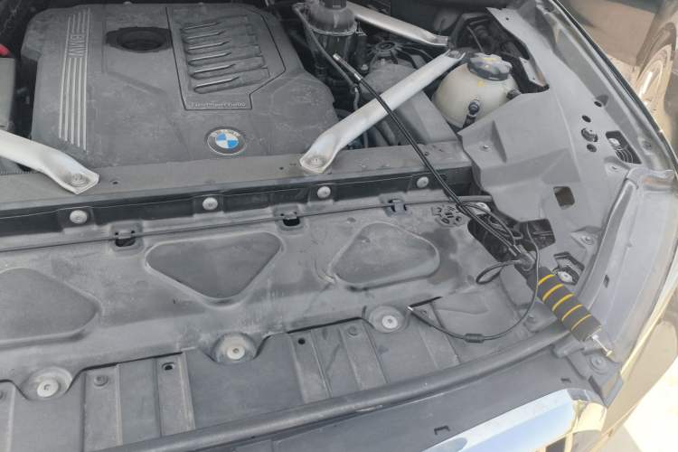 Used BMW X5 2021 xDrive40i Luxury Model with M Sport Package Engine Bay Left