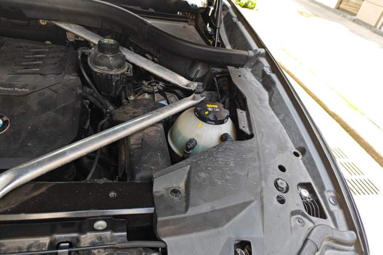 Used BMW X5 2021 xDrive30i M Sport Package Engine Bay Left