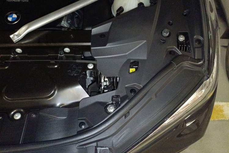 Used BMW X5 2021 Restyled xDrive40i Luxury Version M Sport Package Engine Bay Left