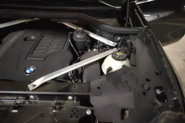 Used BMW X5 2021 Restyled xDrive40i Luxury Version M Sport Package Engine Bay Left