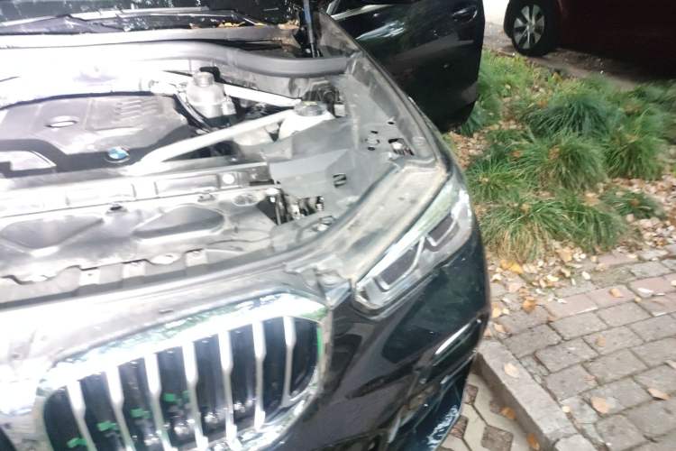 Used BMW X5 2021 xDrive30i M Sport Package Engine Bay Left