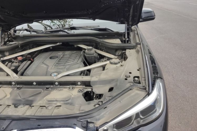 Used BMW X5 2021 xDrive40i M Sport Package Engine Bay Left