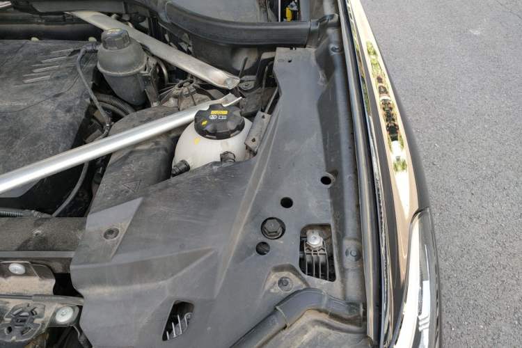 Used BMW X5 2021 xDrive30i M Sport Package Engine Bay Left