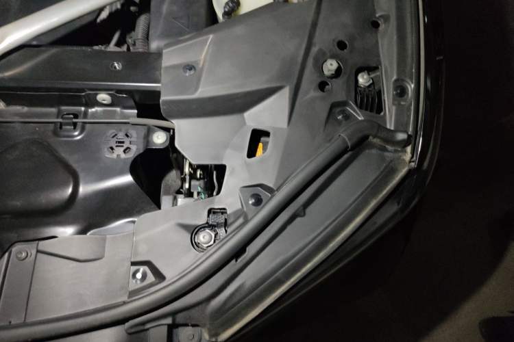 Used BMW X5 2021 xDrive40i M Sport Package Engine Bay Left