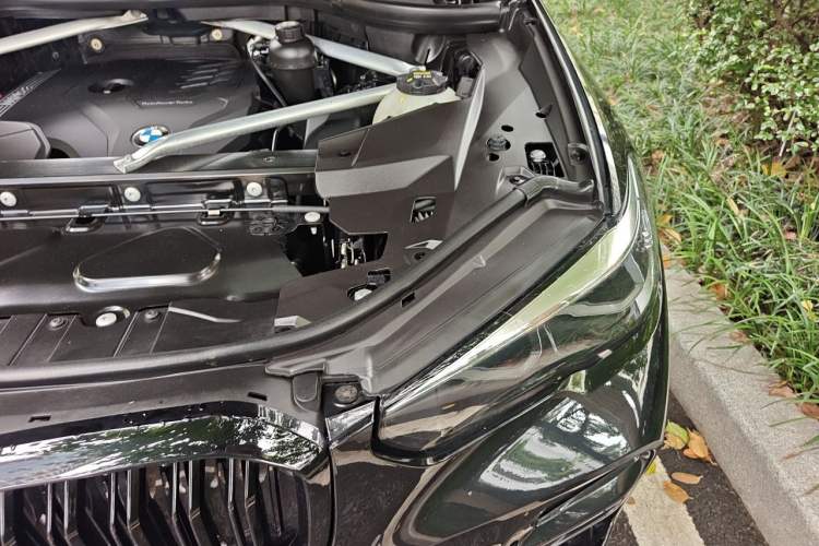 Used BMW X5 2021 xDrive30i M Sport Package Engine Bay Left