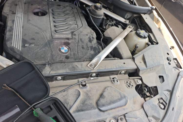 Used BMW X5 2021 xDrive40i M Sport Package Engine Bay Left