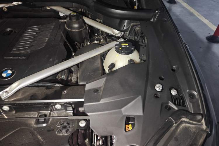 Used BMW X5 2021 Restyled xDrive40i Luxury Version M Sport Package Engine Bay Left
