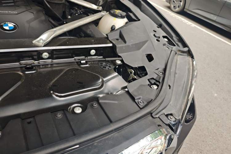 Used BMW X5 2021 xDrive30i M Sport Package Engine Bay Left