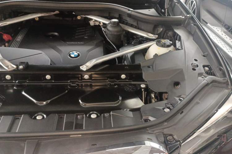 Used BMW X5 2021 xDrive30i M Sport Package Engine Bay Left