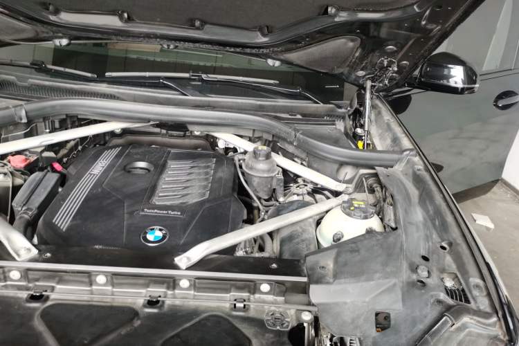 Used BMW X5 2021 Restyled xDrive40i Luxury Version M Sport Package Engine Bay Left