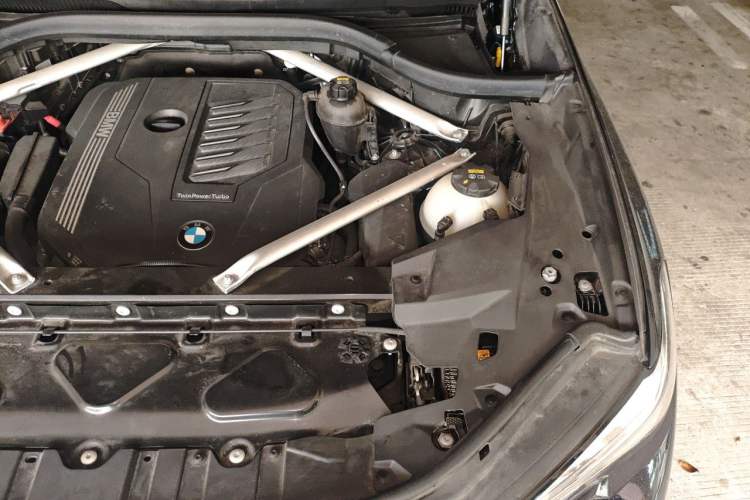 Used BMW X5 2021 xDrive40i M Sport Package Engine Bay Left
