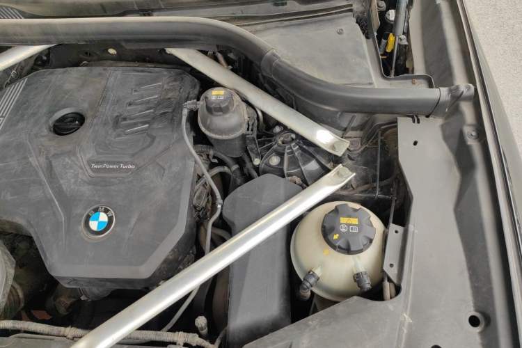 Used BMW X5 2021 xDrive30i M Sport Package Engine Bay Left