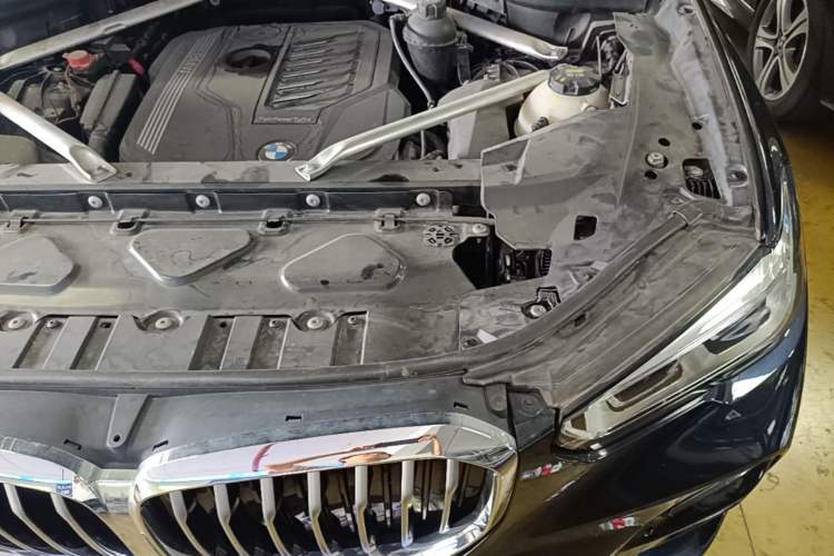 Used BMW X5 2021 xDrive40i M Sport Package Engine Bay Left