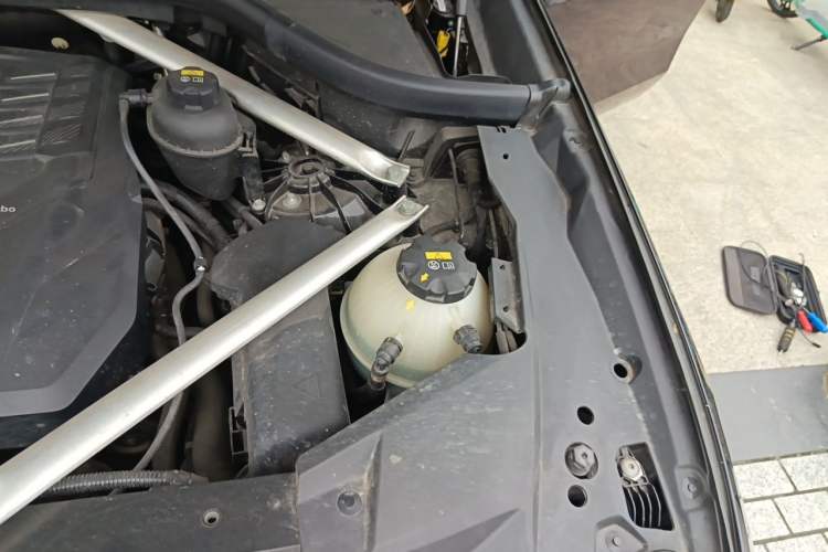 Used BMW X5 2021 xDrive30i M Sport Package Engine Bay Left