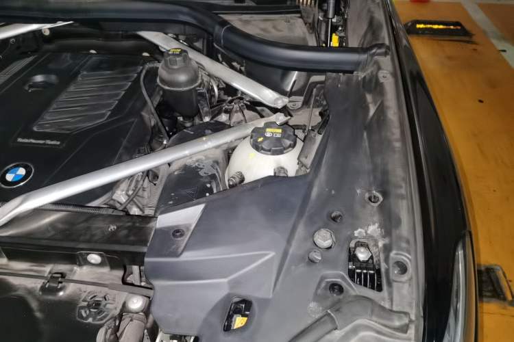 Used BMW X5 2021 Restyled xDrive40i Luxury Version M Sport Package Engine Bay Left