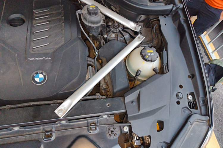 Used BMW X5 2021 xDrive40i Luxury Model with M Sport Package Engine Bay Left