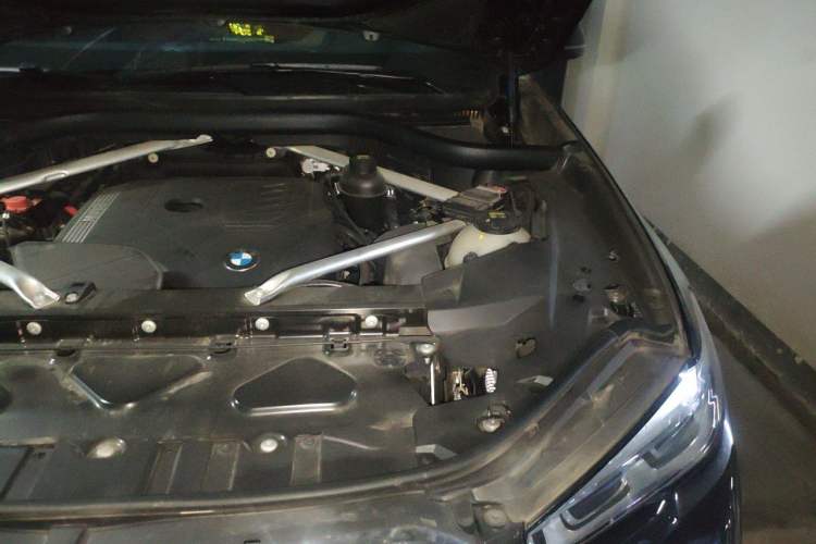 Used BMW X5 2021 xDrive30i M Sport Package Engine Bay Left
